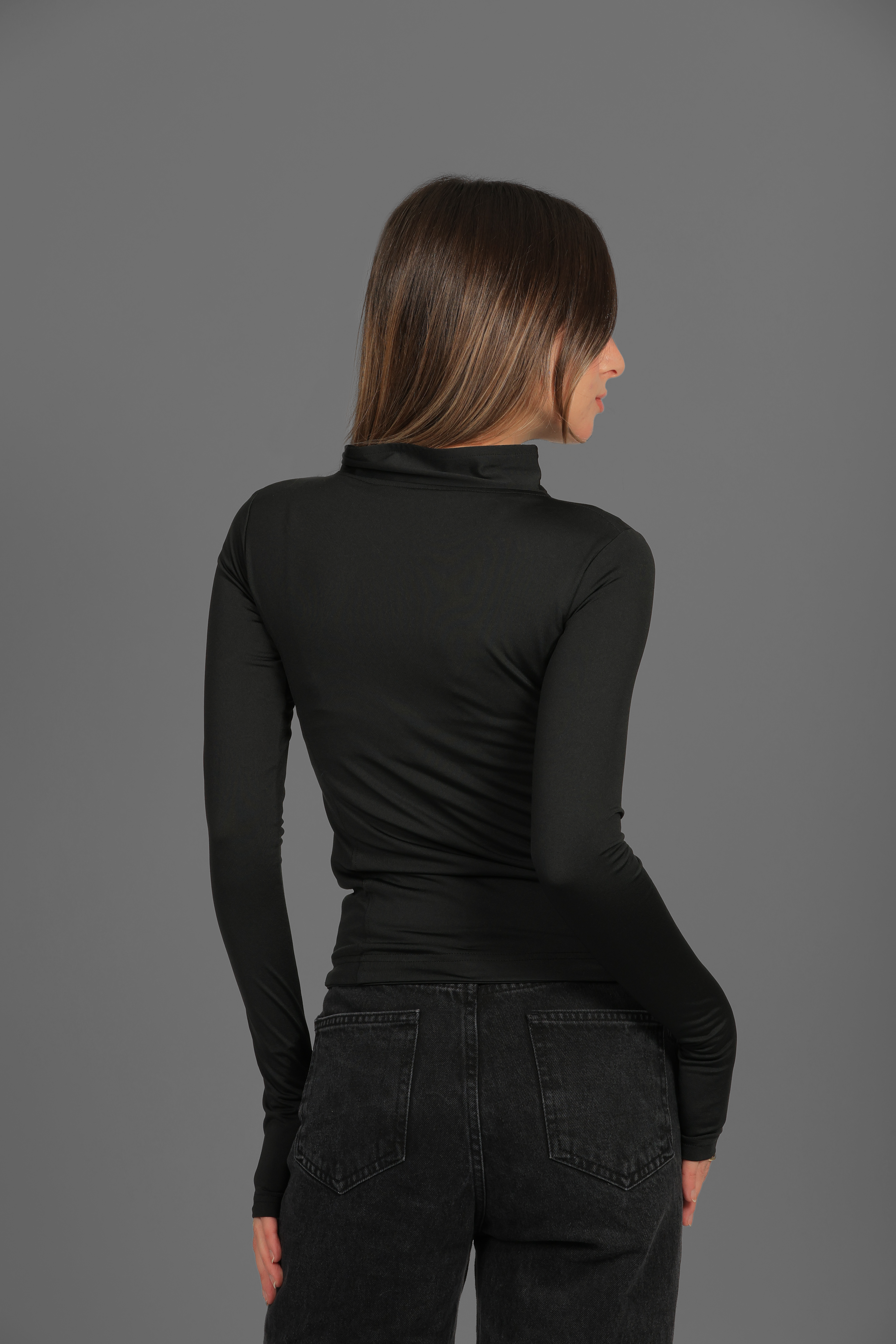 Women’s Black Fitted Zip-Up Jacket with Thumbhole – Lightweight Soft Stretch Basic, Made in Egypt